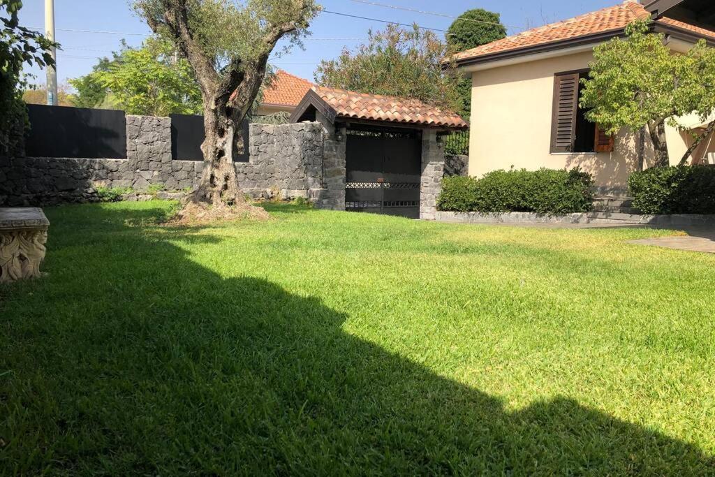 Casa Di Paco A Nicolosi Mascalucia Bagian luar foto